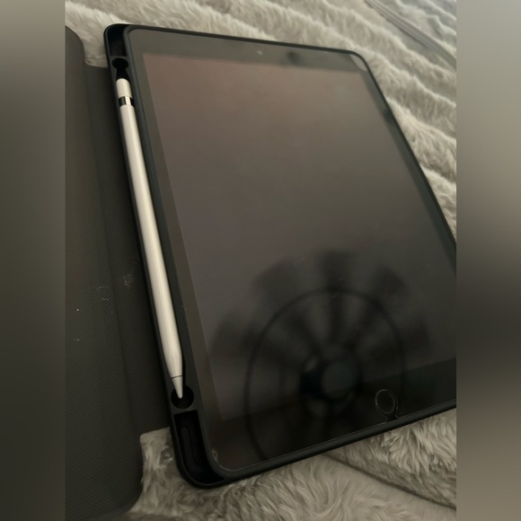 NWT- Burn Book IPad case w/pencil holder - Picture 5 of 5